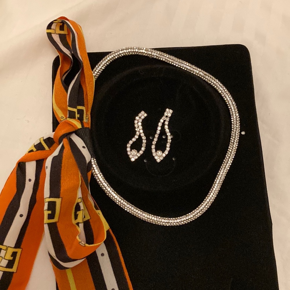 Choker necklace
